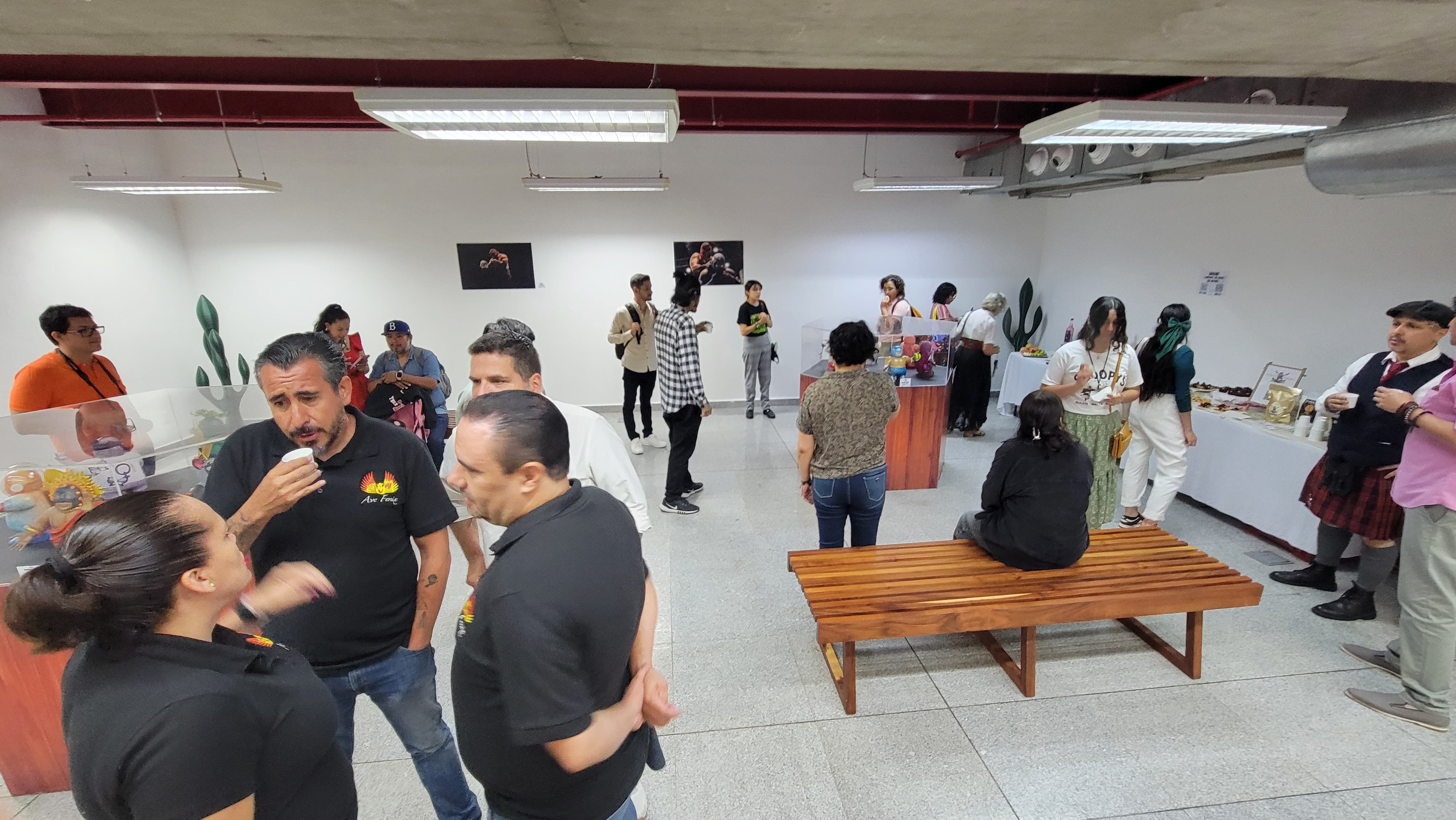 Luchitos en Biblioteca publica del estado 1